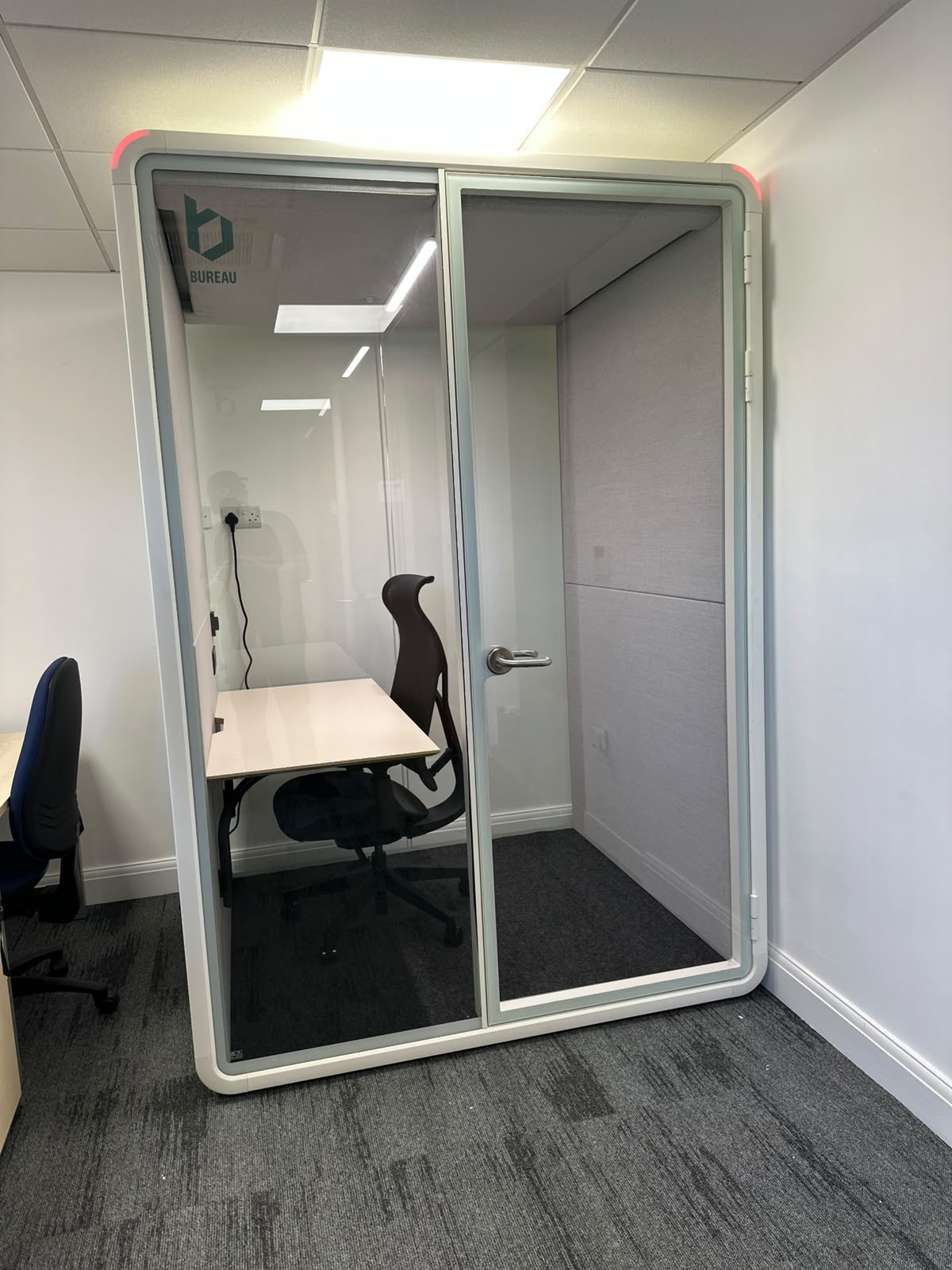 Bureau focus office pod installed for a private workstation